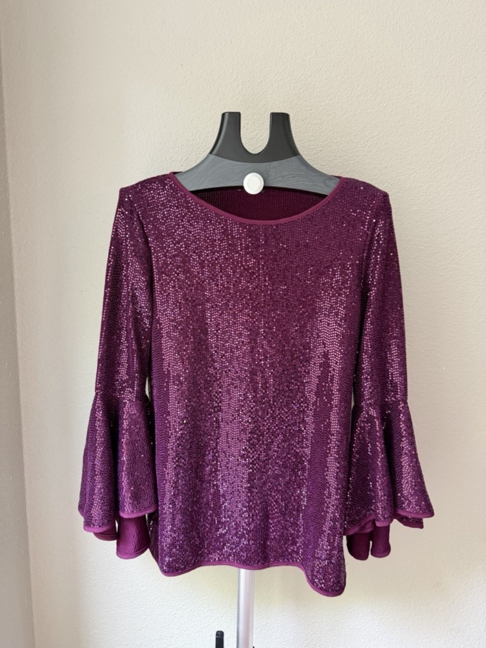 Vince Camuto Women's Purple Solid Round Neck 3/4 Bell Sleeve Sequin Blouse XS